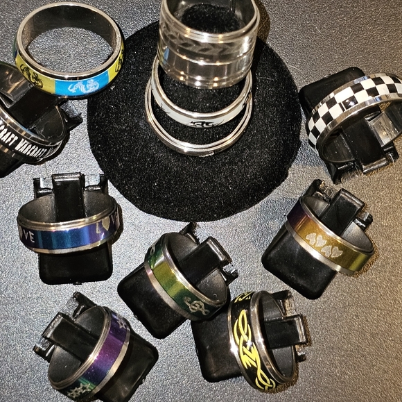 Rings V - Picture 3 of 9